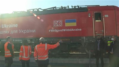 استهداف قطار شحن محمل بالمواد الغذائية في زابوروجيا جنوب أوكرانيا