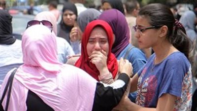 بكاء وإغماء طلاب الثانوية العامة بسبب صعوبة الكيمياء والجغرافيا 