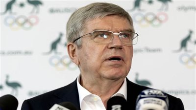 باخ يُطَمئن بأن العلم الأوكراني 