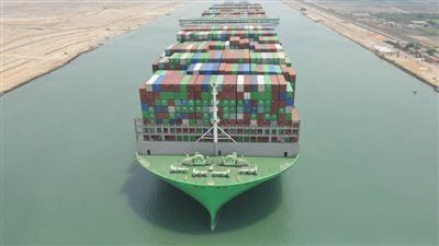 الفريق أسامة ربيع: قناة السويس تحقق أعلى إيراد سنوي في تاريخها