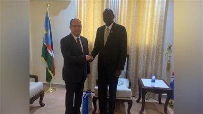 السفير المصري في جوبا يلتقي وزير الإستثمار بجمهورية جنوب السودان