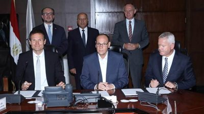 إنشاء شركة مشتركة لإدارة وتشغيل ورشة العباسية لإنتاج مفاتيح السكك الحديدية×10 صور