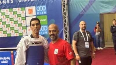 سيف عيسى يتأهل لنصف النهائي ويضمن ميدالية للتايكوندو