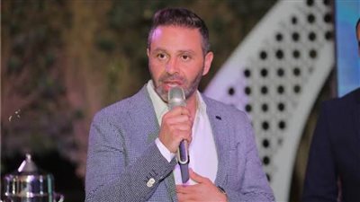 حازم إمام يحضر مواجهة منتخب مصر للشباب أمام الإسماعيلي