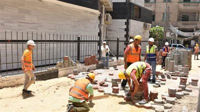 بتمويل 17 مليونًا.. استمرار تنفيذ أعمال رصف وتجميل الشوارع ببلاط الإنترلوك بالشرقية