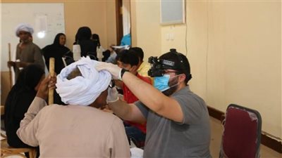 مستقبل وطن بالأقصر: فحص وعلاج 300 حالة لمرضى العيون خلال قافلة طبية