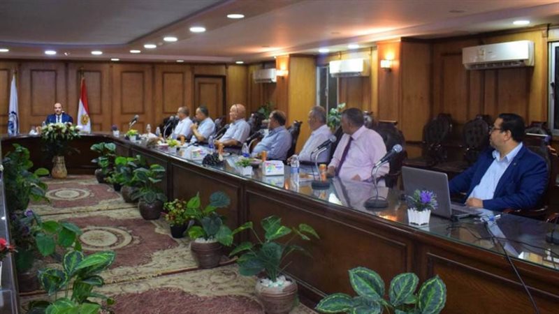 رئيس جامعة العريش