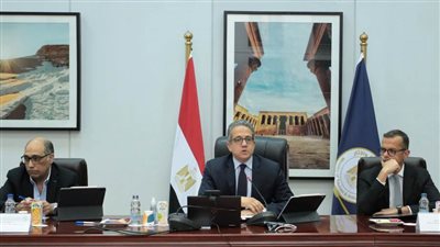 العناني يعقد اجتماعًا موسعًا لدفع الحركة السياحية الوافدة من إيطاليا