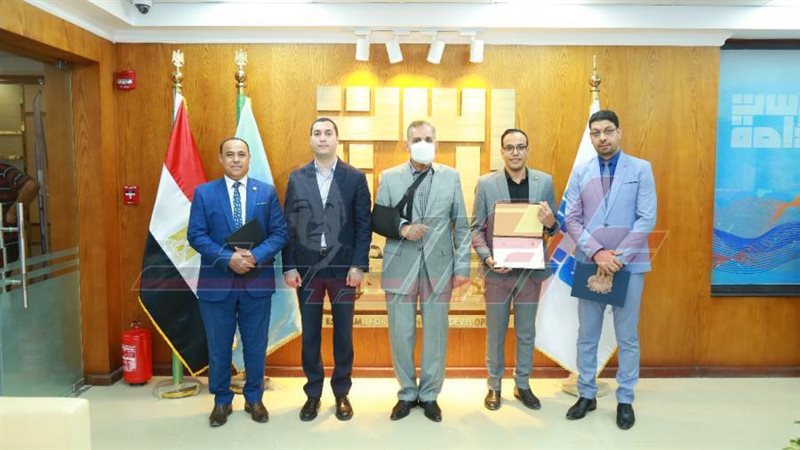 خلال التكريم