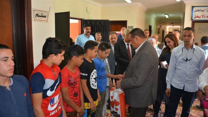 محافظ البحيرة يتفقد