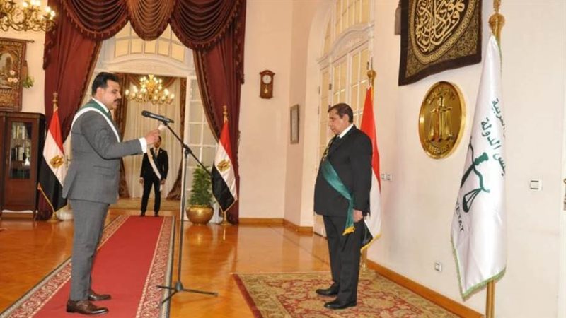 أحد الأعضاء يؤدي