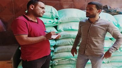 تحرير ٣٧ محضرا وغلق مخبز في حملة تموينية مكبرة بالبحيرة