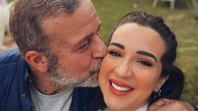 شريف منير يحسم جدل خلافه مع ابنته