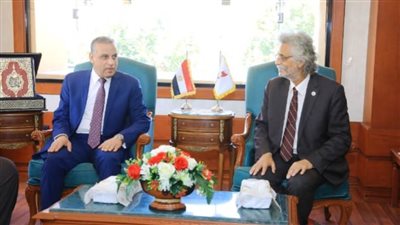 تفاصيل لقاء محافظ سوهاج مع وفد نقابة الأطباء