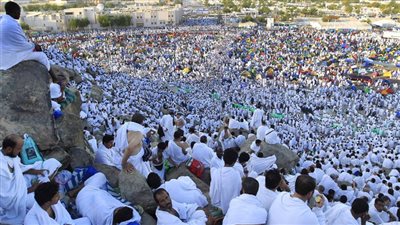 عرفات الله .. توحيد الأجناس والألوان واللغات تحت راية 