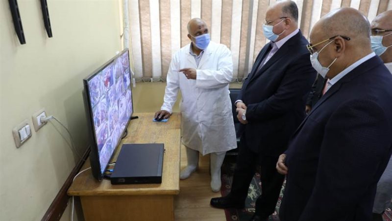 محافظ القاهرة ومراقة