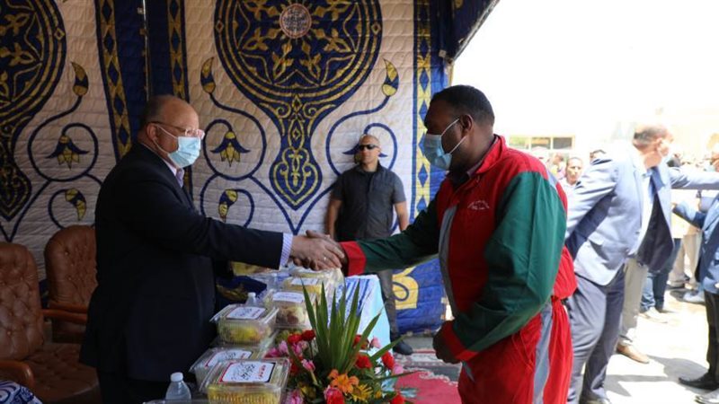 جانب من اهتمام محافظ