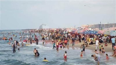 80 منقذا ومشرفا منتشرون على شواطئ مصيف بلطيم