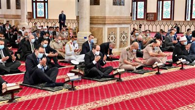 المتحدث الرئاسي ينشر صورًا لأداء الرئيس السيسي صلاة عيد الأضحى المبارك