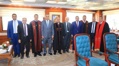 محافظ سوهاج يستقبل المهنئين بعيد الأضحى المبارك