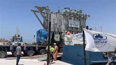 ميناء العريش يستقبل شحنتي معدات محطة الكهرباء