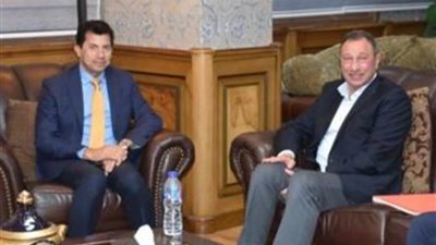 النادي الأهلي ينهي إجراءات رخصة التشغيل لشركاته الثلاثة.. ويشكر وزير الرياضة