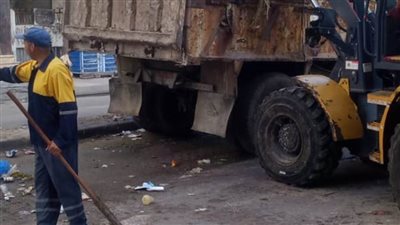 الإسكندرية تواصل رفع تراكمات القمامة أولاً بأول