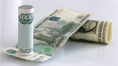 العملة الروسية تواصل الارتفاع أمام الدولار واليورو