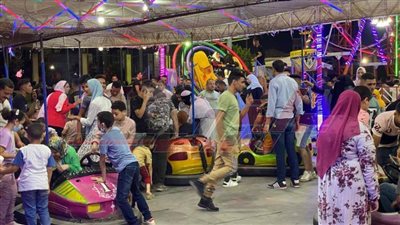 توافد الأهالي على حديقة صنعاء والملاهي والحديقة المركزية المجانية بكفر الشيخ