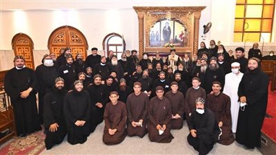  البابا تواضروس يُطَيِّب جسد القديس الأنبا بيشوي بوادي النطرون