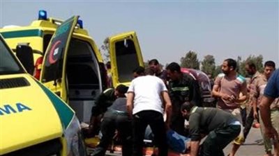 إصابة 4 أشخاص في انقلاب سيارة أجرة بسوهاج