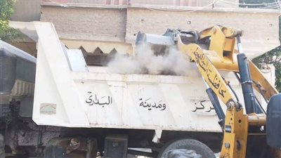 محافظ أسيوط: 