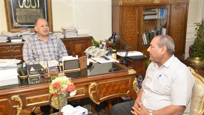 محافظ أسيوط يوجه بالتوسع في فتح منافذ لبيع السلع الزراعية ومنتجات الدواجن واللحوم بأسعار مخفضة