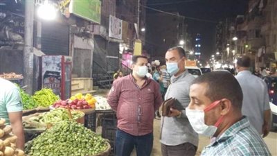 استمرار أعمال النظافة وتجميع القمامة في حي غرب سوهاج