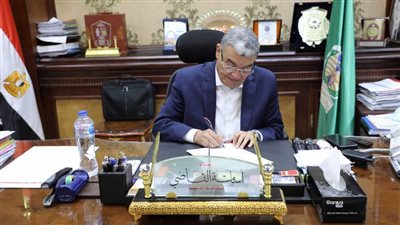 محافظ المنيا يقر التعريفة الجديدة للمواصلات