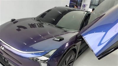 سيارات ذاتية القيادة فى شوارع بكين.. ومسئول في الشركة يكشف لـ