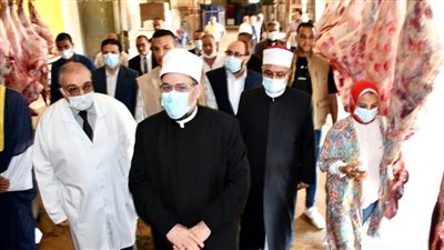 وزير الأوقاف يتفقد تجهيز لحوم الأضاحي بمجزر البساتين 