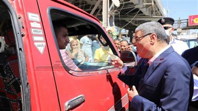 محافظ المنيا يلغى ترخيص سيارة أجرة بعد شكوى مواطن من رفع الأجرة