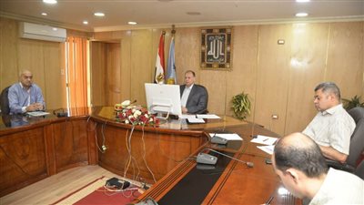 محافظ أسيوط يطمئن رئيس الوزراء على استقرار الأوضاع بالمحافظة بعد زيادة أسعار المنتجات البترولية