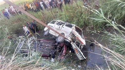 مصرع سيدة وإصابة 22 شخصًا إثر انقلاب ميكروباض وملاكي بأسيوط