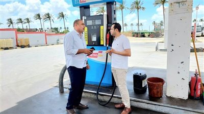 ضبط ٣ محطات وقود بكفر الدوار لبيعها المواد البترولية بأزيد من السعر الرسمي