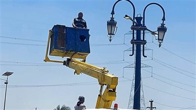 محافظ أسيوط يشدد على تكثيف أعمال النظافة وإزالة المخلفات وصيانة كشافات الإنارة