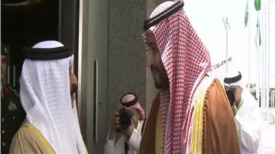 ولي العهد السعودي يستقبل ملك البحرين والممثل الخاص لسلطان عمان في مطار جدة