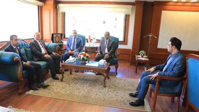 محافظ سوهاج  يستقبل وفد جامعة سوهاج للتهنئة بعيد الأضحى المبارك