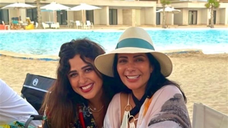 ياسمين عبد العزيز