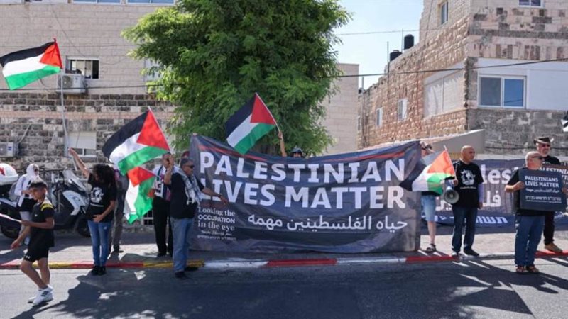 فلسطينيون يتظاهرون