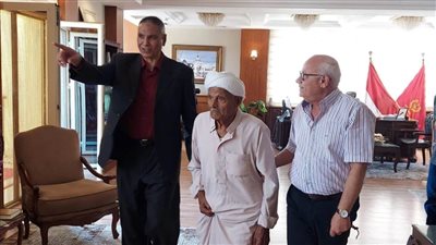 محافظ بورسعيد يلتقي أهالي منطقة الجزر والمراحات ببحيرة المنزلة