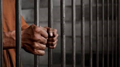 معاقبة رئيس حي مصر القديمة السابق بالحبس سنتين وغرامة 5 آلاف جنيه وعزل من الوظيفة وإعفاء باقي المتهمين من العقوبة بتهمة الرشوة