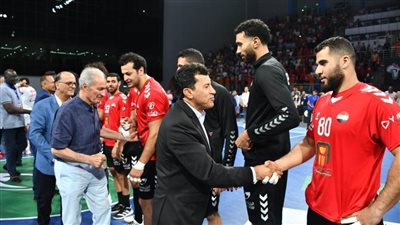 وزير الرياضة يهنئ منتخب اليد ببلوغ نهائي إفريقيا بعد الفوز على تونس 