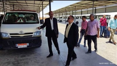 متابعة تطبيق تعريفة المواصلات الجديدة ومدى التزام السائقين بواحة الخارجة بالوادي الجديد